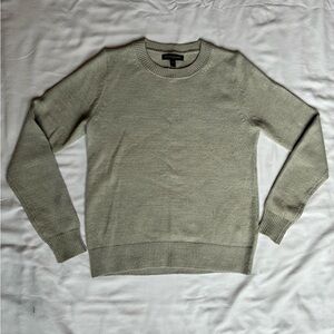 Banana Republic woman’s Light Gray Crewneck Sweater